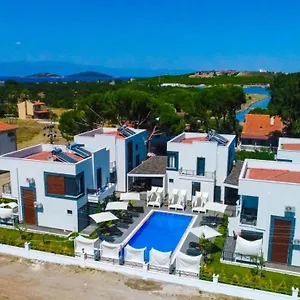  Hotel Cunda Rota Garden