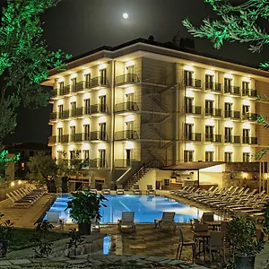 Otel Elisa, Ayvalı